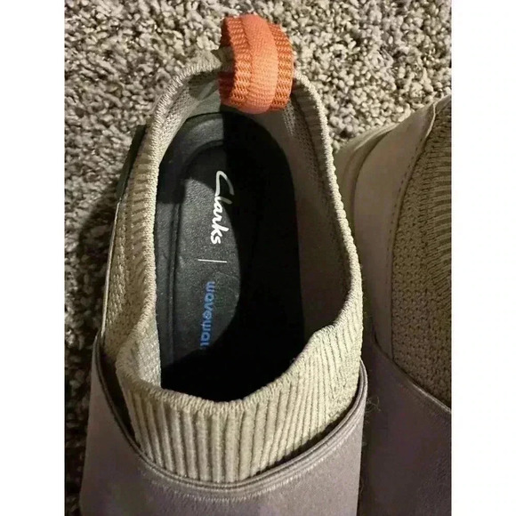 Clarks Wave 2.0 Step Slip On Stone Grey Sneaker Size 8 - Picture 7 of 7
